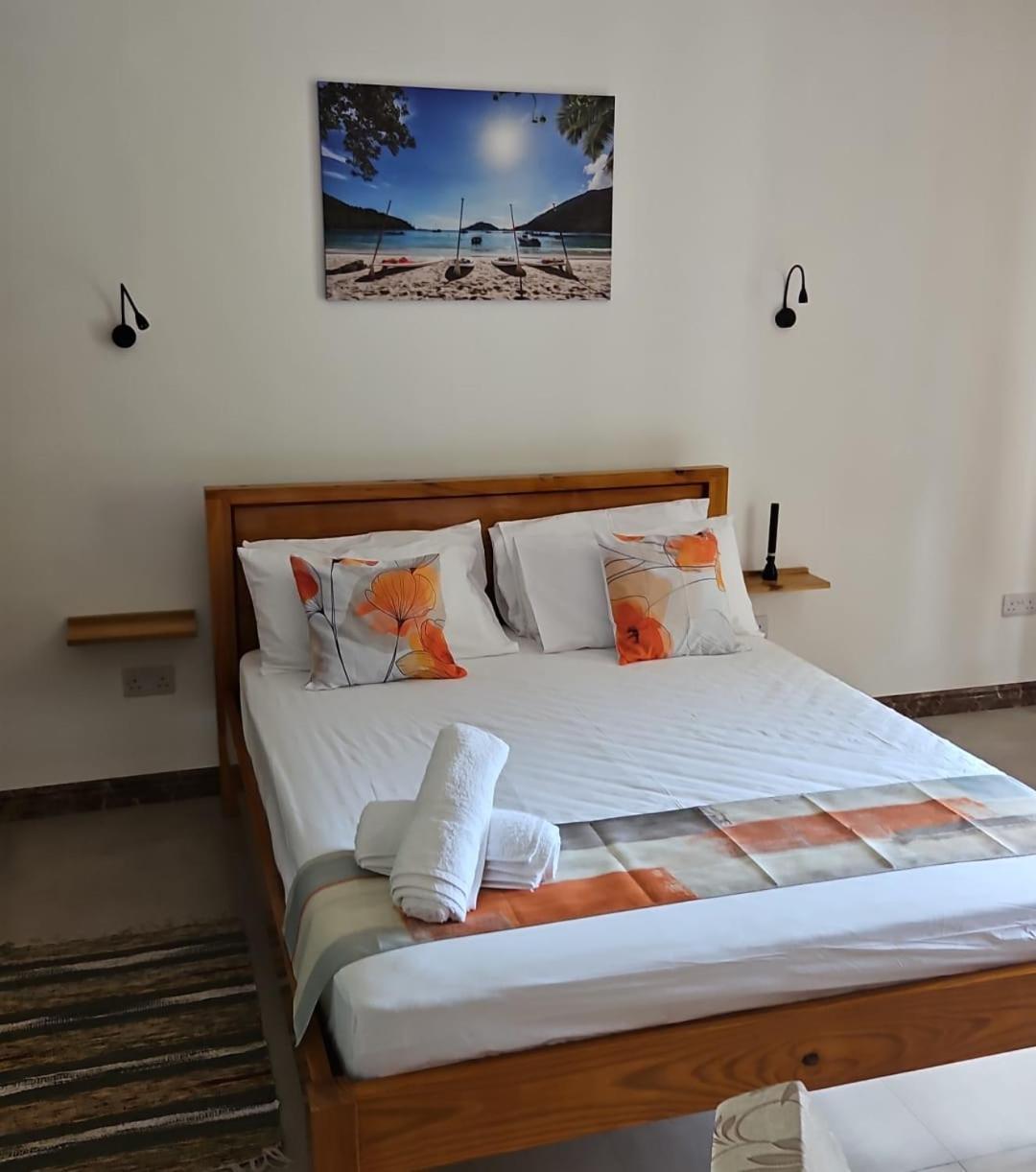 Готель Solea Self Catering Вікторія Екстер'єр фото